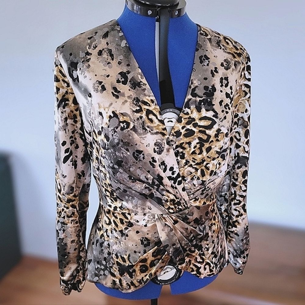 Vtg Tadashi Collection silk blend leopard print faux wrap blouse size 10